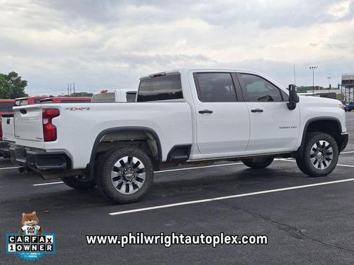 Summit White 2024 Chevrolet Silverado 2500 Custom