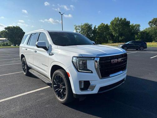 Summit White 2023 GMC Yukon SLE
