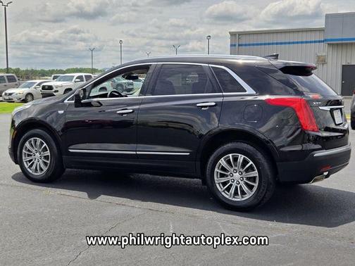 Black Metallic 2018 Cadillac XT5 Luxury