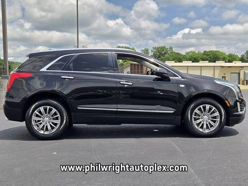Black Metallic 2018 Cadillac XT5 Luxury