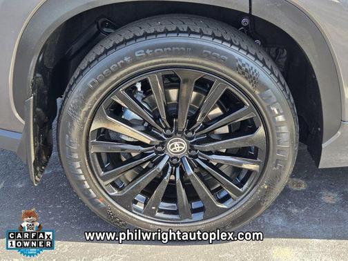 Magnetic Gray Metallic 2024 Toyota Highlander XSE