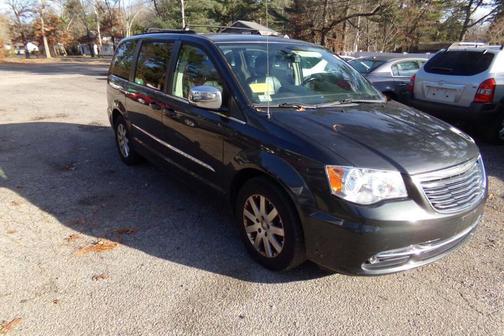 2011 Chrysler Town & Country Touring-L