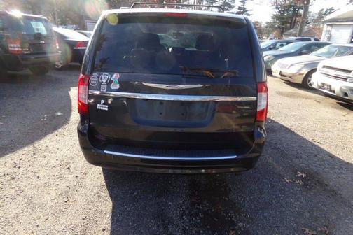 2011 Chrysler Town & Country Touring-L