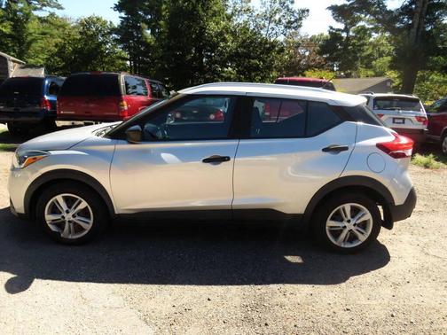 2018 Nissan Kicks S