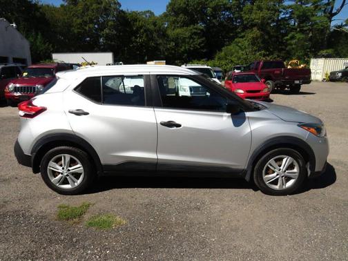 2018 Nissan Kicks S