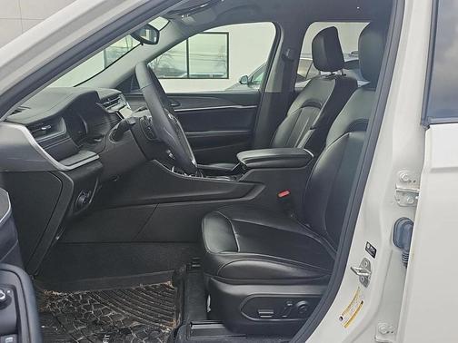 Bright White Clearcoat 2023 Jeep Grand Cherokee Limited