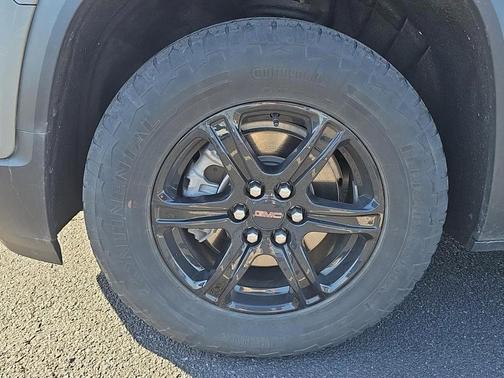 Sterling Metallic 2023 GMC Acadia AWD AT4