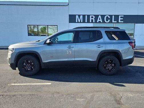 Sterling Metallic 2023 GMC Acadia AWD AT4