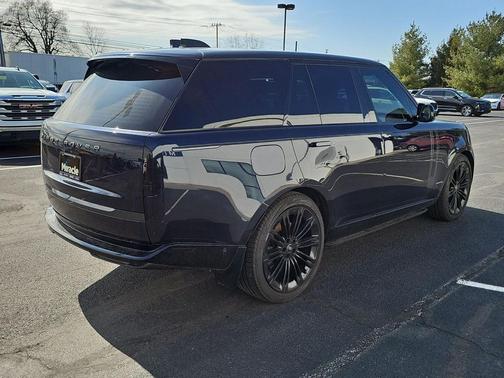 2024 Land Rover Range Rover P530 SE