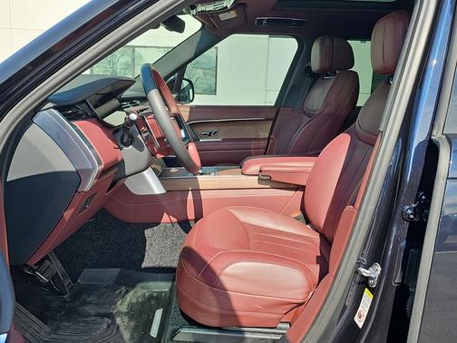 2024 Land Rover Range Rover P530 SE