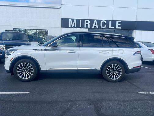 2022 Lincoln Aviator Standard AWD