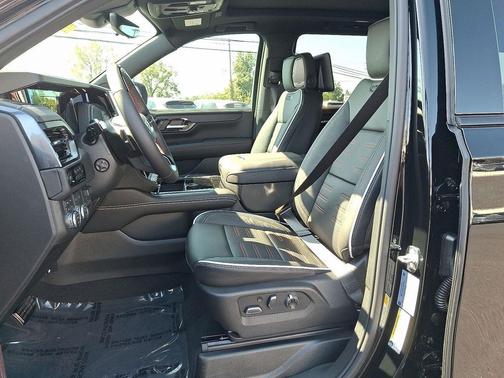 2025 GMC Yukon XL 4WD AT4 Ultimate