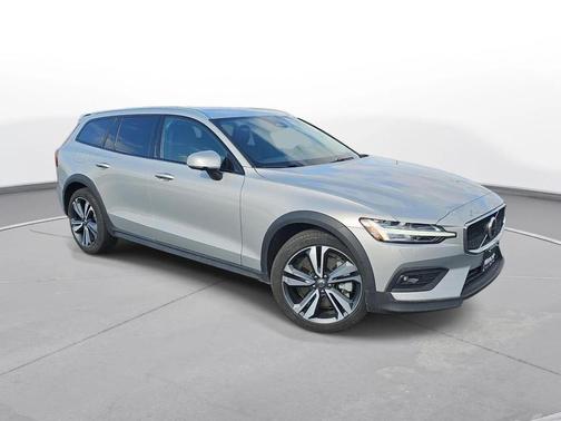 Gray 2025 Volvo V60 Cross Country Plus, B5 AWD Gas (mild hybrid)