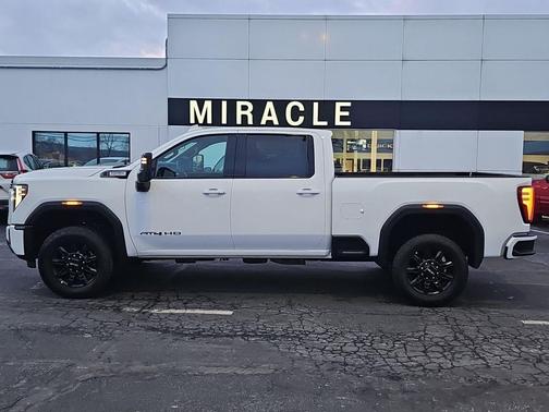 2025 GMC Sierra 2500 AT4