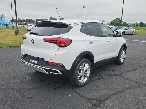 Summit White 2022 Buick Encore GX Preferred