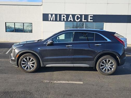 2022 Cadillac XT4 Premium Luxury