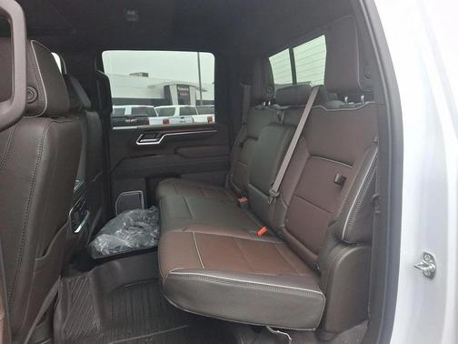 Glacier White Tricoat 2026 GMC Sierra 2500 Denali