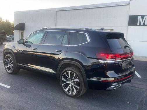 2025 Volkswagen Atlas 2.0T SEL Premium R-Line 4MOTION