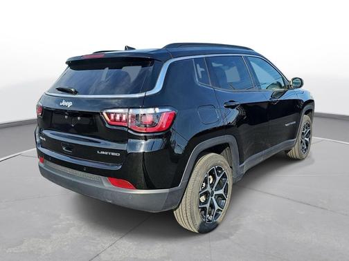 Diamond Black Crystal Pearlcoat 2025 Jeep Compass Limited
