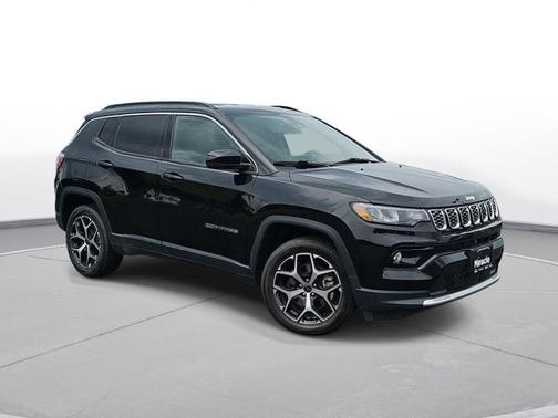 Diamond Black Crystal Pearlcoat 2025 Jeep Compass Limited