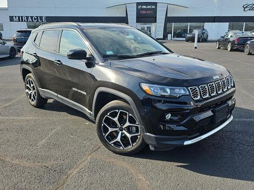 Diamond Black Crystal Pearlcoat 2025 Jeep Compass Limited