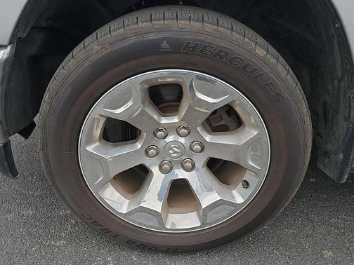 Billet Silver Metallic Clearcoat 2022 RAM 1500 Big Horn/Lone Star