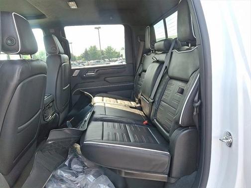 2025 GMC Sierra 2500 AT4