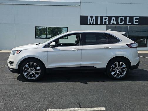 White Platinum Metallic Tri-Coat 2017 Ford Edge Titanium