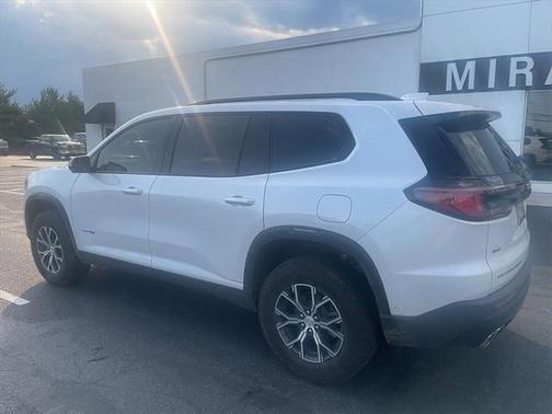 2024 GMC Acadia AWD AT4