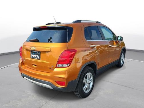 Orange Burst Metallic 2017 Chevrolet Trax LT