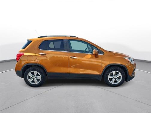 Orange Burst Metallic 2017 Chevrolet Trax LT