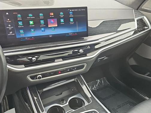 Alpine White 2023 BMW X7 M60i