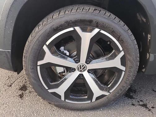 Gray 2025 Volkswagen Taos 1.5T SEL