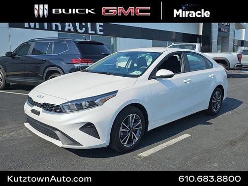 Snow White Pearl 2023 Kia Forte LXS