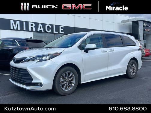 2024 Toyota Sienna XLE