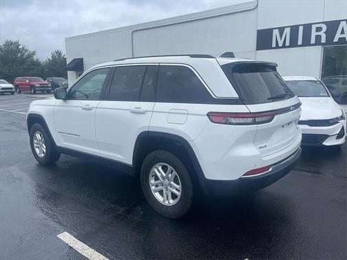 2022 Jeep Grand Cherokee Laredo