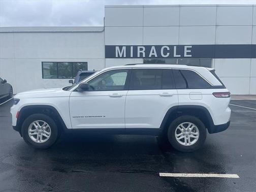 2022 Jeep Grand Cherokee Laredo