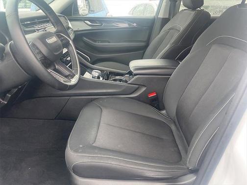 2022 Jeep Grand Cherokee Laredo