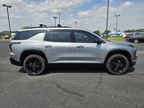 Sterling Gray Metallic 2026 Chevrolet Traverse RS