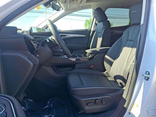 Iridescent White Tricoat 2026 Buick Envision Avenir AWD