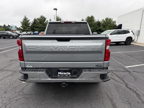 Sterling Gray Metallic 2024 Chevrolet Silverado 1500 LT