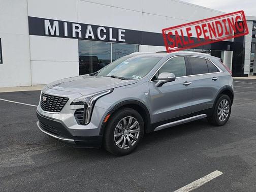 Argent Silver Metallic 2023 Cadillac XT4 Premium Luxury
