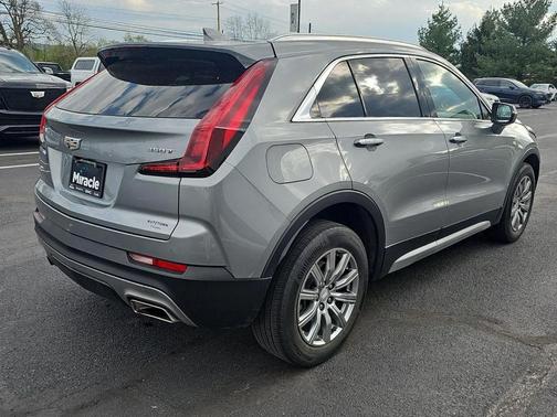 Argent Silver Metallic 2023 Cadillac XT4 Premium Luxury