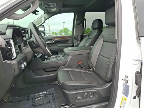 2025 GMC Sierra 3500 Denali