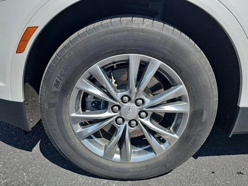 Crystal White Tricoat 2021 Cadillac XT5 Premium Luxury