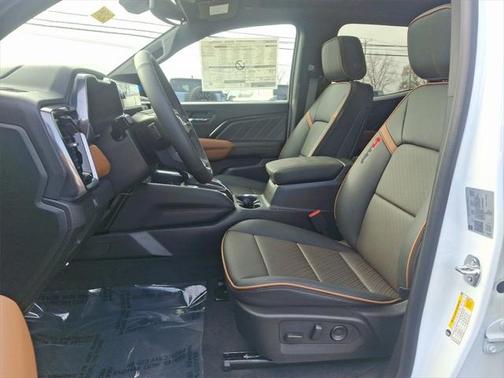 2025 GMC Canyon Base