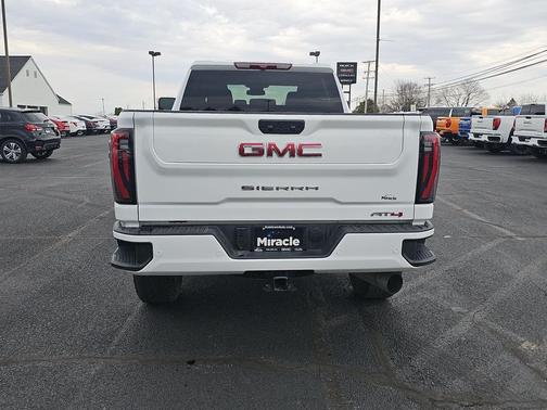 2025 GMC Sierra 2500 AT4