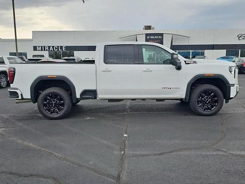 Summit White 2025 GMC Sierra 2500 AT4