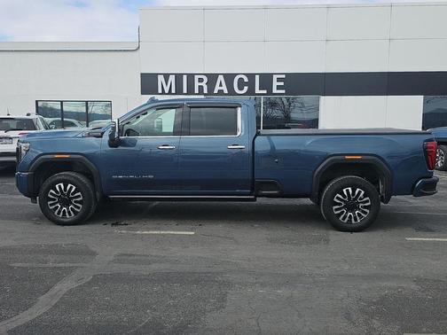 2025 GMC Sierra 3500 Denali