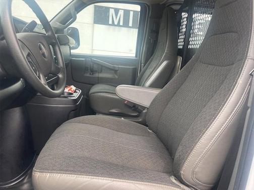 2023 GMC Savana 2500 Work Van